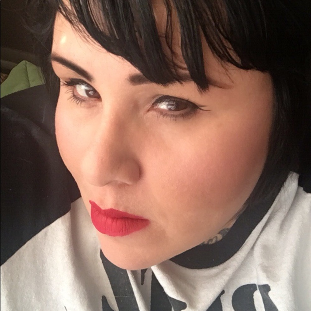 Meet your Posher, Carla